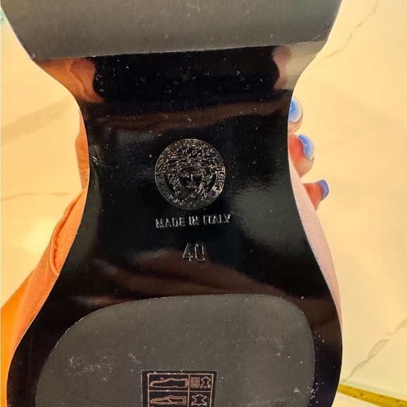 Versace shoes - Picture 6 of 9